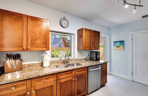 Lauderdale Beach House | 150 Steps to the Ocean! Salt water pool!