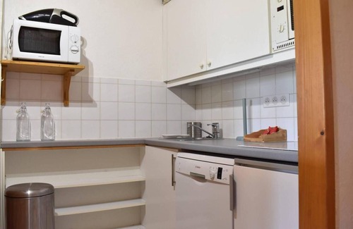 Meribel Apartment | 150m from ski lifts, 1st floor, balcony, ski locker, 65m², Méribel