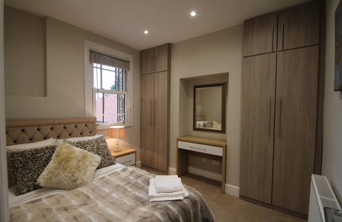 Newmarket Apartment | 151 m² Apartment ∙ 6 bedrooms ∙ 11 guests