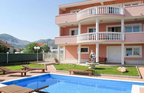 Trogir Apartment | 153 m² Apartment ∙ 3 bedrooms ∙ 6 guests