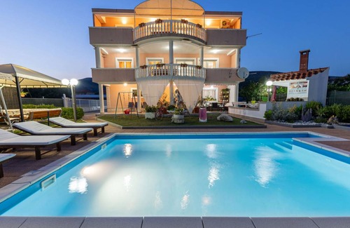 Trogir Apartment | 153 m² Apartment ∙ 3 bedrooms ∙ 6 guests