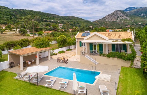 Kateleios Villa | 155 m² Villa ∙ 3 bedrooms ∙ 8 guests