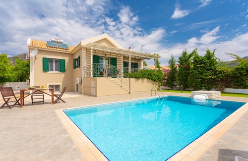 Kateleios Villa | 155 m² Villa ∙ 3 bedrooms ∙ 8 guests
