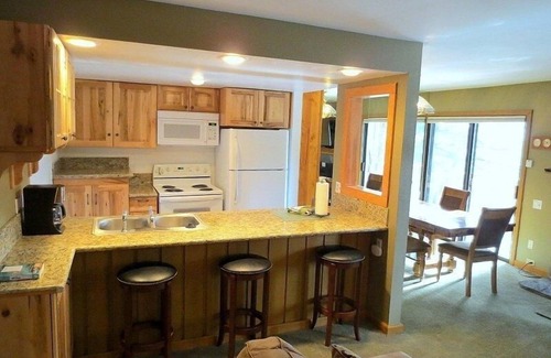 Mammoth Lakes Condo | 155 Premium by RedAwning