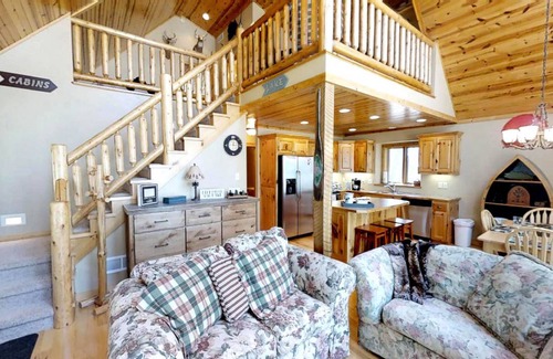 Litchfield Cabin | 158 m² Cabin ∙ 3 bedrooms ∙ 6 guests