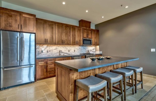 Lakeside Park Condo | 158 m² Condo ∙ 3 bedrooms ∙ 8 guests