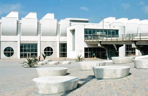 Kennedy Apartment | 15min Airport, High Wi-Fi, hot water & 24/7 sec