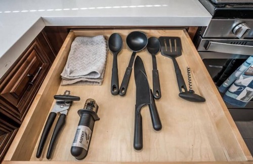 Paradise House | 15min from strip 3bdrm 2bath