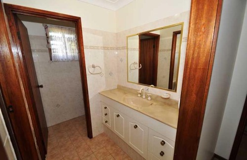 Dalmeny House | 16 Haddrill Parade
