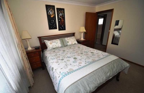 Dalmeny House | 16 Haddrill Parade