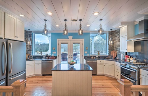 Brodheadsville Villa | 16 Mi to Camelback Resort: Getaway w/Game Room