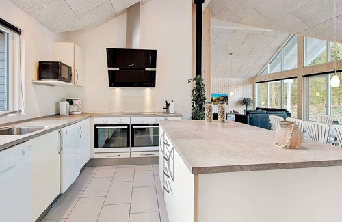 Fjellerup Strand House | 16 person holiday home in Glesborg