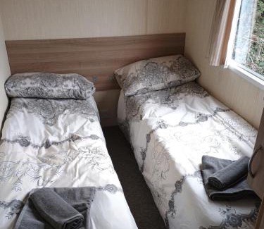 Fishguard Other | 16 Vale Park