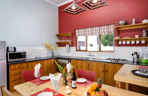 Robertson House | 16 White House - Country live at its best in Robertson only 160 km from Cape Town.