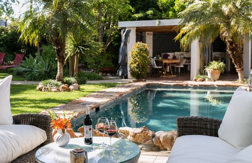 Robertson House | 16 White House - Country live at its best in Robertson only 160 km from Cape Town.