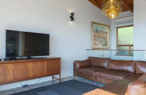 Sea Point House | 160 m² House ∙ 3 bedrooms ∙ 6 guests