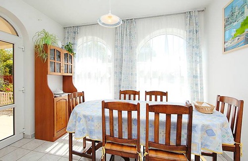 Balatonszarszo House | 160 m² House ∙ 7 bedrooms ∙ 14 guests