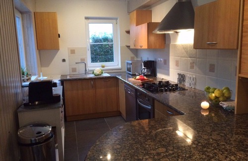 Bernay-en-Ponthieu Ski Chalet | 160 m² wooden house for 10 to 12 people, close to the sea.