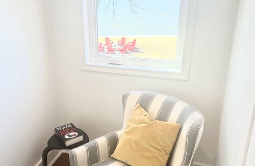 Gun Barrel City House | 160' waterfront home on a point, fishing pier, game room, & more