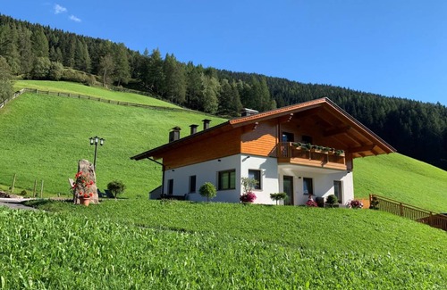 Sarentino House | 169 m² House ∙ 1 bedroom ∙ 14 guests
