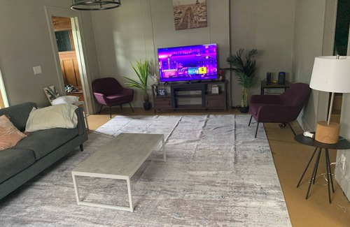 Niles House | 17 Hearts: A Home Away From Home.