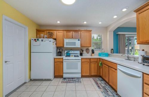 Villas of Greenwood Villa | 17135 Z2a VILLAGE OF CHATHAM by REMAX Premier