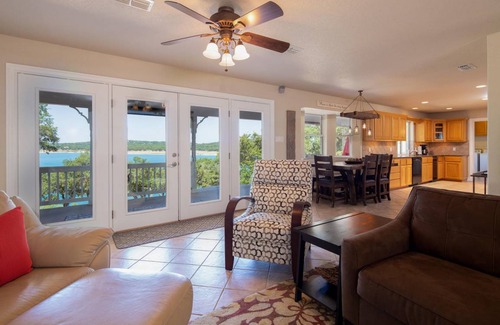 Canyon Lake House | 177 m² House ∙ 3 bedrooms ∙ 10 guests