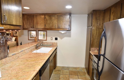 Mammoth Lakes Condo | #179 A cozy and modern one bedroom, one bath unit. Steps from the free shuttle