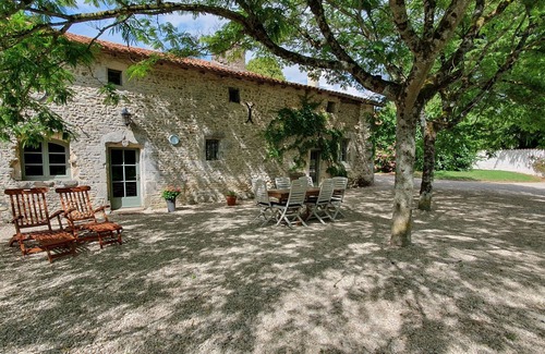 Savigne House | 17th century gite with exclusive use of a large private pool and garden
