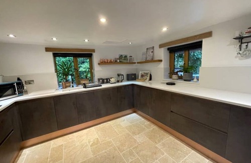 Ford Cottage | 18 Century Thatched Cottage tucked away secluded garden near Goodwood Racecourse