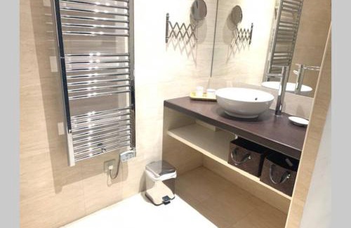 Quartier du Port Apartment | 18 Garibaldi