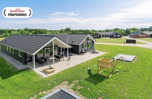 Grenaa House | 18 person holiday home in Grenaa