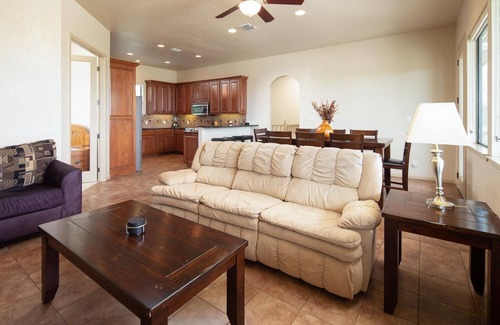 Canyon Lake Villa | 180 degree views of Canyon Lake, hot tub, sleep up to 13!