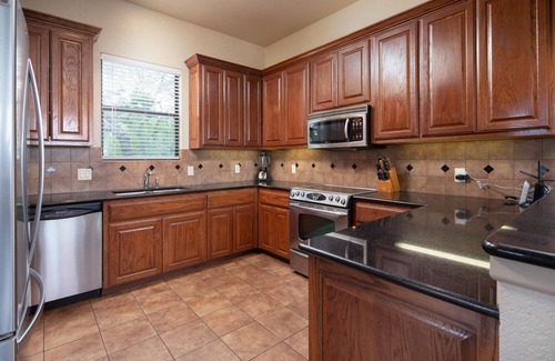 Canyon Lake Villa | 180 degree views of Canyon Lake, hot tub, sleep up to 13!