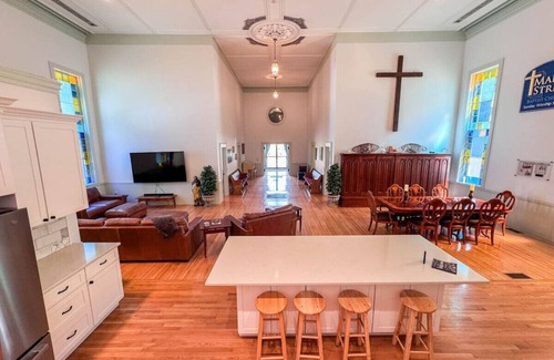 Conway House | 1826 Conway Renovated Church | 5 Bedroom, Lake Access