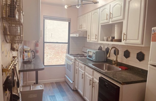 Historic Downtown House | 1856 Historical vintage Row House Sleep 8 ppl only 5min to NYC