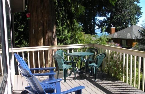 Greenbank House | 186 - 4 B's Coastal Cabin: 1 BR, 1 BA House in Greenbank, Sleeps 6