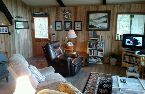 Greenbank House | 186 - 4 B's Coastal Cabin: 1 BR, 1 BA House in Greenbank, Sleeps 6