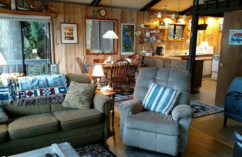 Greenbank House | 186 - 4 B's Coastal Cabin: 1 BR, 1 BA House in Greenbank, Sleeps 6