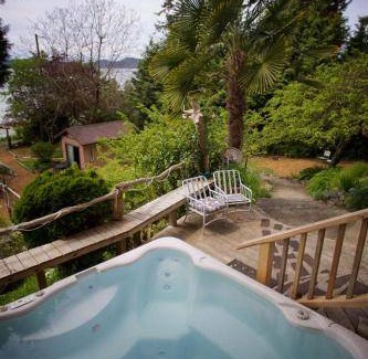 Halfmoon Bay Bed & Breakfast | 186 m² Bed and breakfast ∙ 4 bedrooms ∙ 8 guests