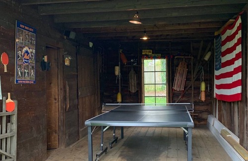 Mamaroneck House | 1870 Restored Victorian with Pool, sleeps 12, walking distance to train to NYC.