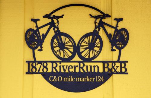 Hancock House | 1878 RiverRun B&B - Waterfront, Self-Serve Breakfast, WiFi, Trail and River access