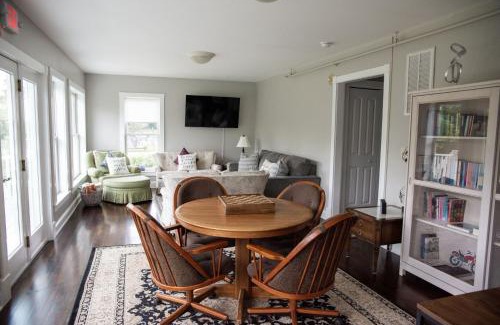 Hancock House | 1878 RiverRun B&B - Waterfront, Self-Serve Breakfast, WiFi, Trail and River access