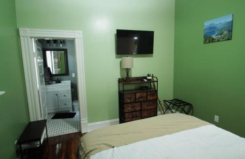 Georgetown House | 1880s Georgetown Jewel