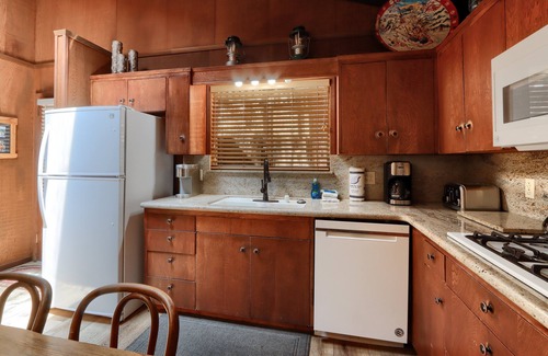 North Wawona Cabin | (18B) Hiltbrand Hangout at The Redwoods In Yosemite