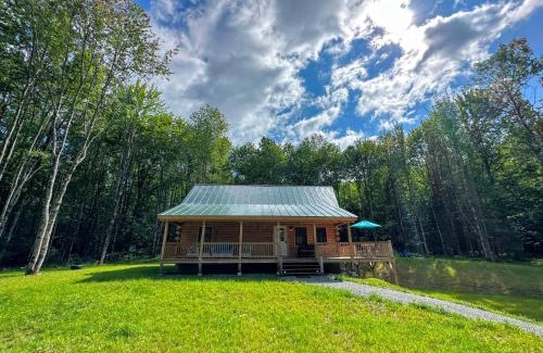 Sugar Hill Villa | 18HA Log home close to CannonFranconia Notch