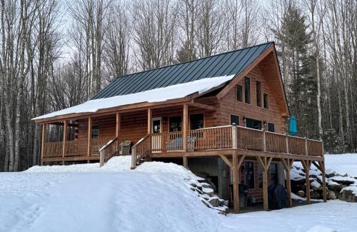 Sugar Hill Villa | 18HA Log home close to CannonFranconia Notch