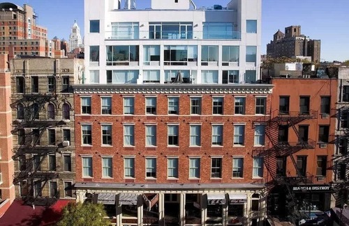 Ukrainian Village Apartment | 19-4D 2BR 1Bath Luxury Apt East Village