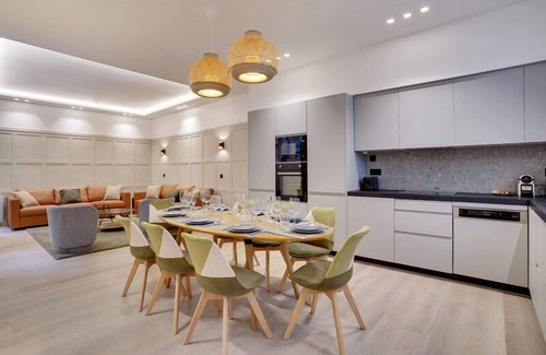 Villa Montmorency Apartment | 190 Suite Fontaine - Superb apartment in Paris.