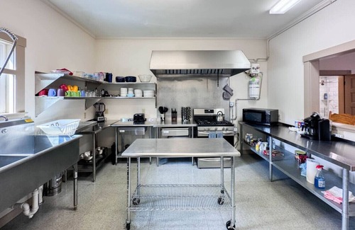 Conway House | 1908 Conway Meeting House | 5 Bedroom, Lake Access